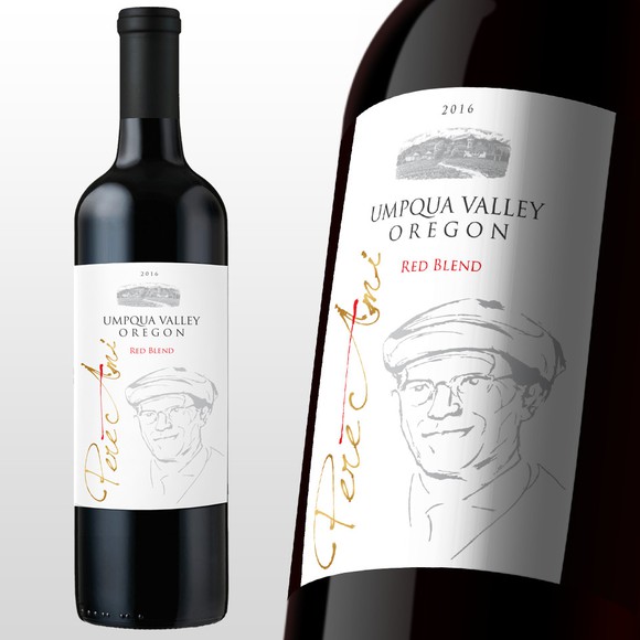 nhan-dan-chai-ruou-vang