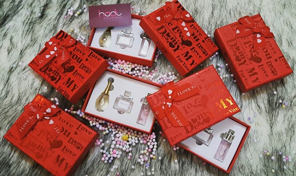 nuoc-hoa-tang-thay-co-voi-tem-nhan-bat-mat