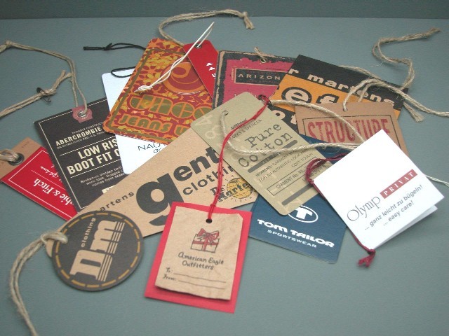 tem-nhan-mac-quan-ao-tag-treo